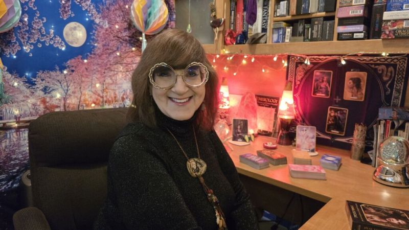 LoveDrNikki Oranum Psychic