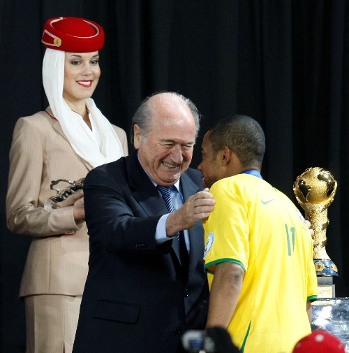 Emirates, patrocinadora oficial da FIFA, inaugura servi�os na �frica do Sul
