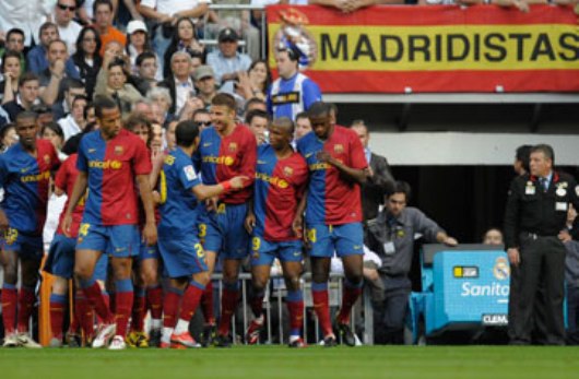 Bar�a massacra Real Madrid, iguala recorde hist�rico de pontos e chega a 100 gols no Espanhol