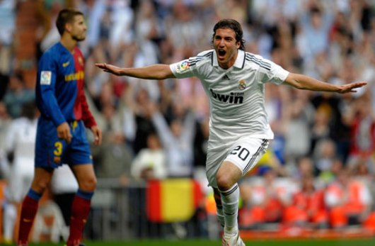 Bar�a massacra Real Madrid, iguala recorde hist�rico de pontos e chega a 100 gols no Espanhol