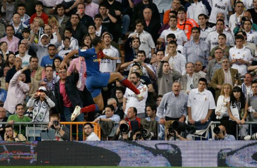 Bar�a massacra Real Madrid, iguala recorde hist�rico de pontos e chega a 100 gols no Espanhol