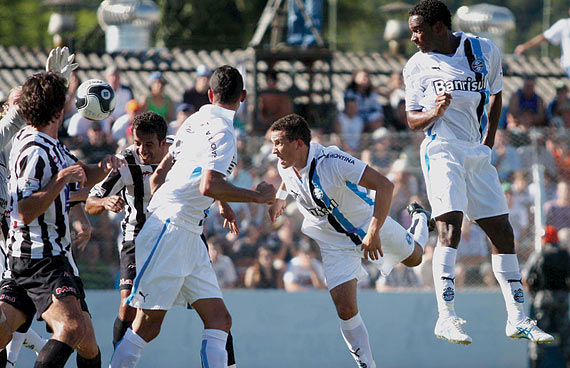 Aumenta a crise: Gr�mio perde mais uma