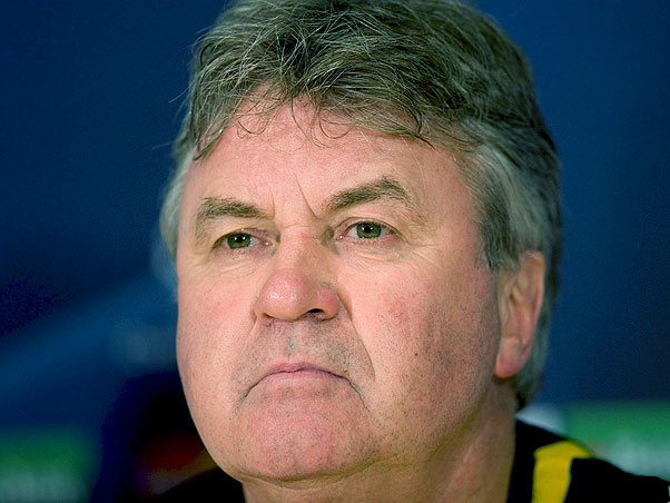 Hiddink diz que Chelsea n�o tem mais chances de ser campe�o ingl�s