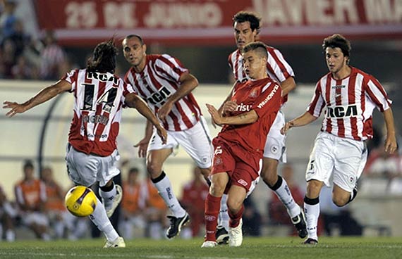 Com vit�ria her�ica Internacional leva vantagem para casa