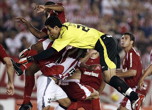 Com vit�ria her�ica Internacional leva vantagem para casa