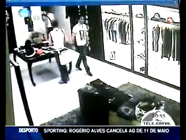 Loja de Cristiano Ronaldo � roubada por torcedores do Porto