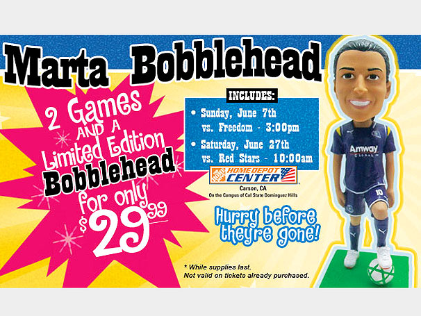 Jogadora Marta vira boneca nos EUA