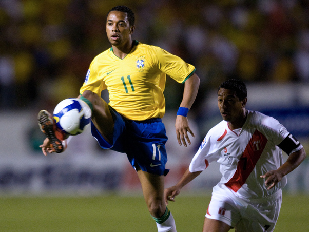 Com pedaladas e gola�os, Brasil derrota a It�lia em Londres