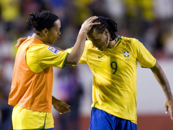 Com pedaladas e gola�os, Brasil derrota a It�lia em Londres
