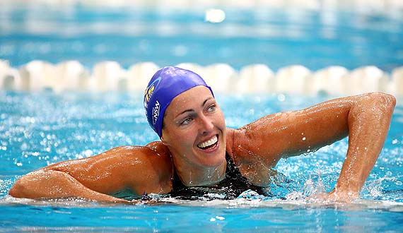 Nadadora Therese Alshammar perde recorde mundial por ter usado dois mai�s