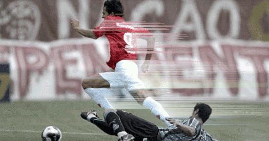 Inter vence o Gr�mio e levanta a ta�a do primeiro turno