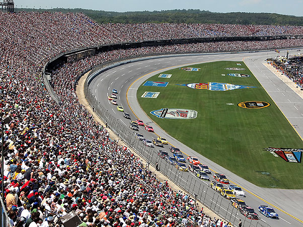 Acidente no GP de Talladega deixa 7 espectadores feridos