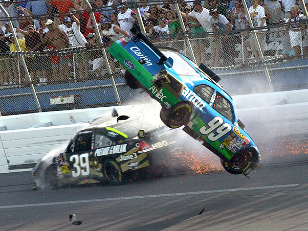 Acidente no GP de Talladega deixa 7 espectadores feridos