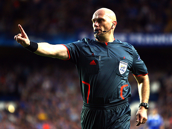 �rbitro do jogo entre Barcelona e Chelsea recebe amea�as de morte