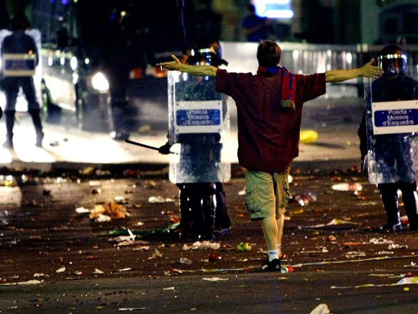 Final da Liga dos Campe�es: Final acaba em trag�dia, torcedor do Manchester United mata 4 barcelonistas