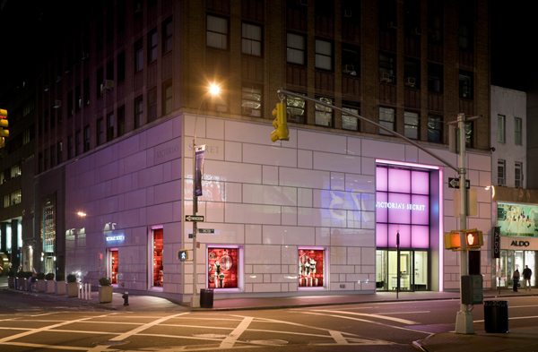 Victoria s Secret faz evento para noivas